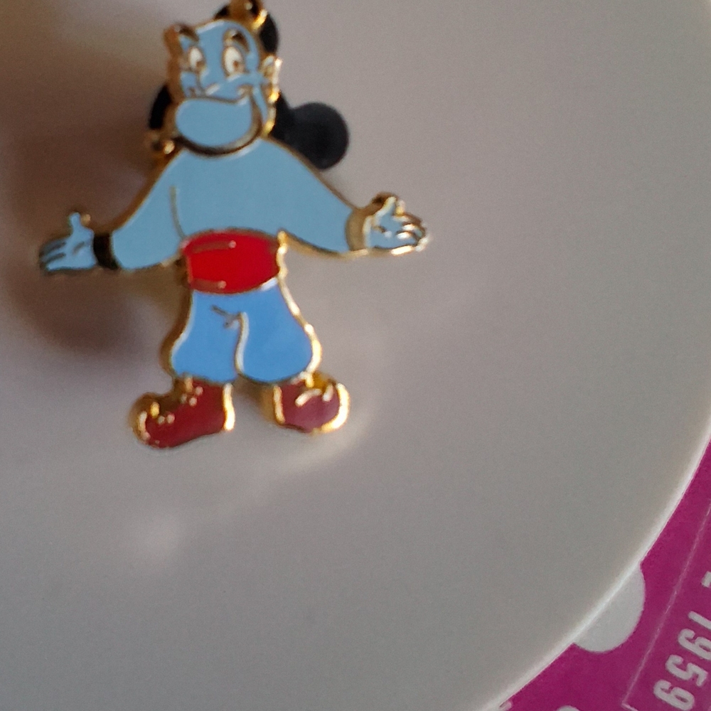 🔥Disney Genie Pin with Gold and Blue Colors EUC - Picture 2 of 6